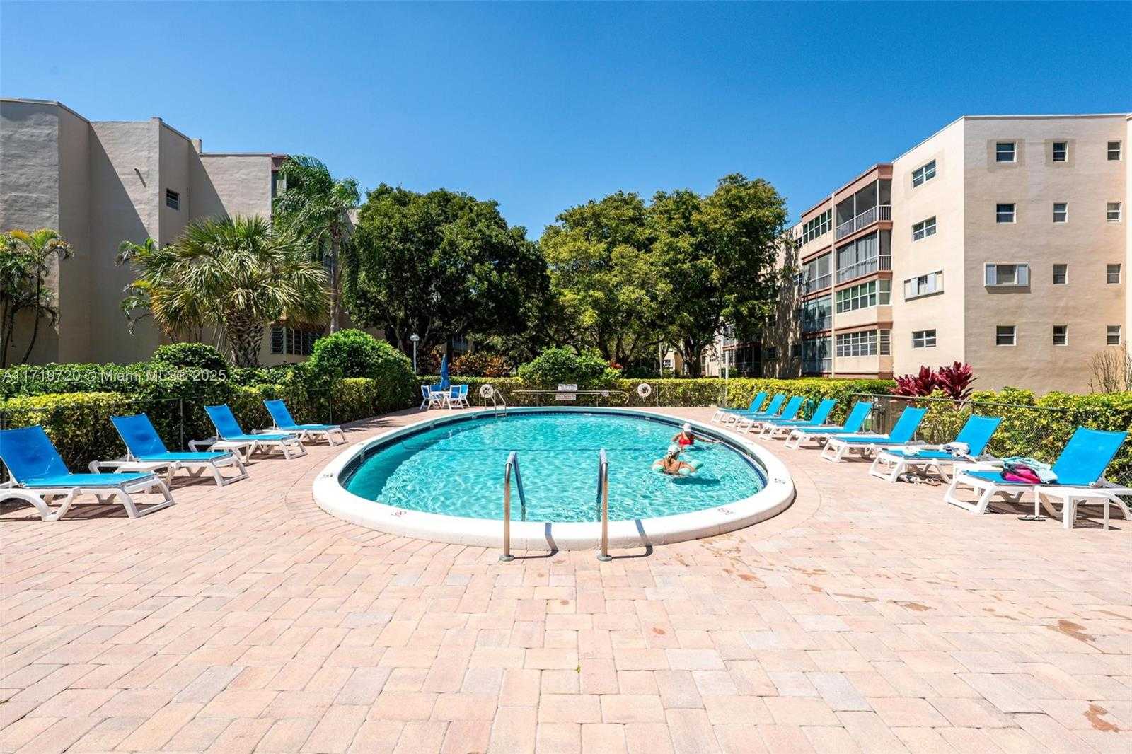 Small Image of 6731 CYPRESS RD #104, Plantation Number 20