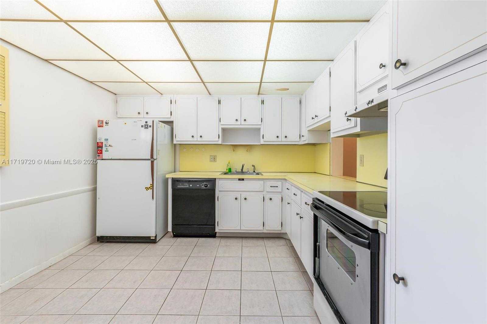 Small Image of 6731 CYPRESS RD #104, Plantation Number 3