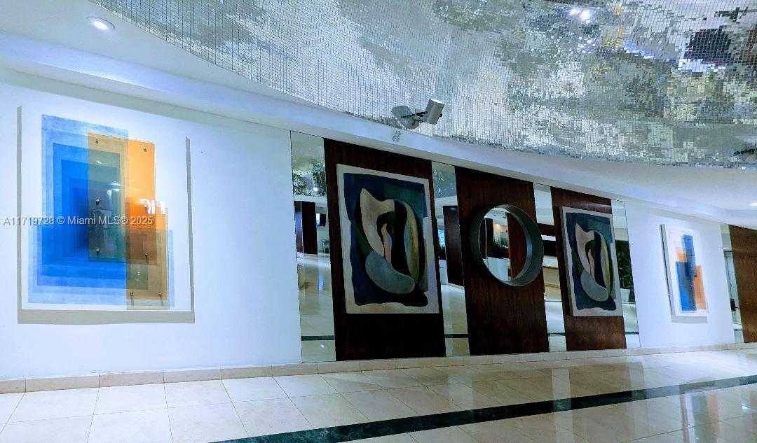 Small Image of 2655 COLLINS AVE #802, Miami Beach Number 40