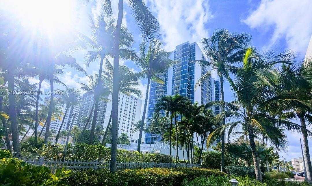Small Image of 2655 COLLINS AVE #802, Miami Beach Number 43