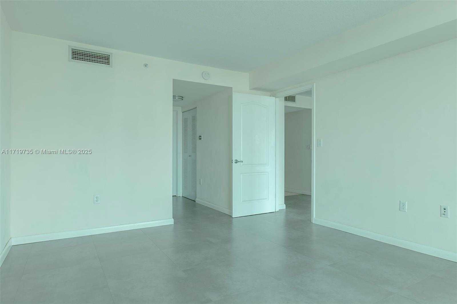 Small Image of 2101 BRICKELL AVE #2103, Miami Number 14