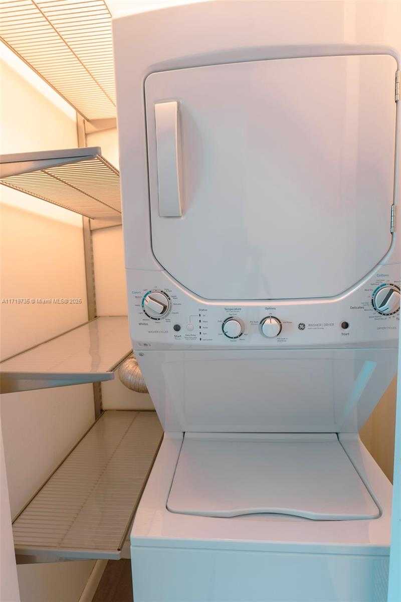 Small Image of 2101 BRICKELL AVE #2103, Miami Number 16