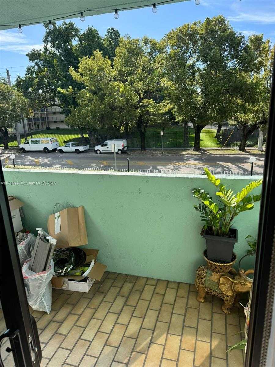 Small Image of 1825 WEST 44TH PL #208, Hialeah Number 16