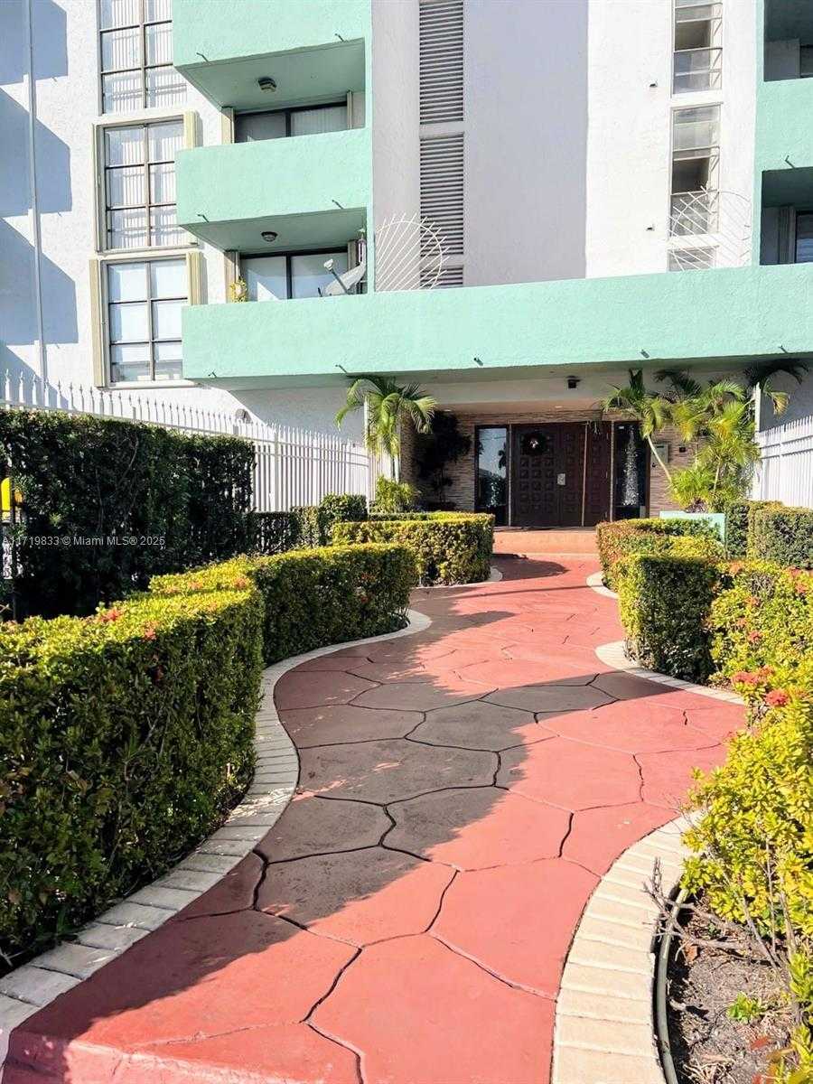 Small Image of 1825 WEST 44TH PL #208, Hialeah Number 18