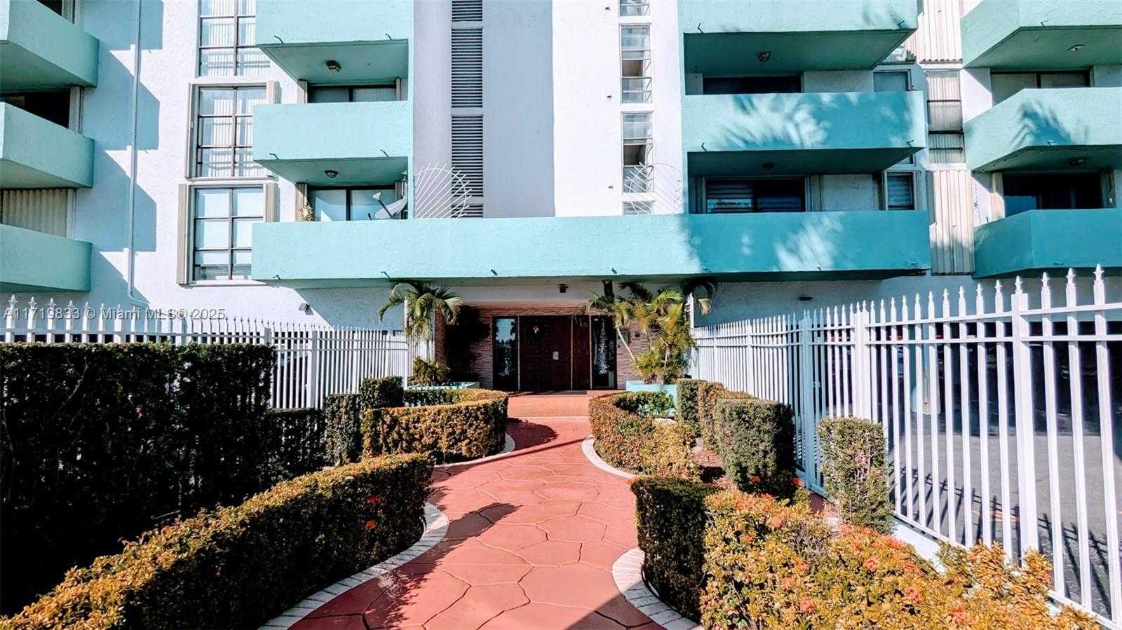 Small Image of 1825 WEST 44TH PL #208, Hialeah Number 5