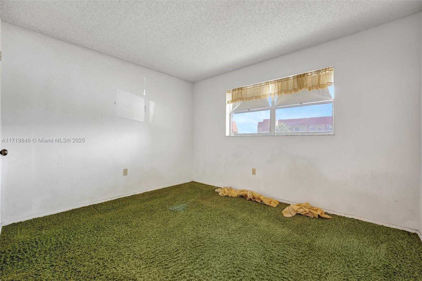 Small Image of 2931 EAST SUNRISE LAKES DR #202, Sunrise Number 16