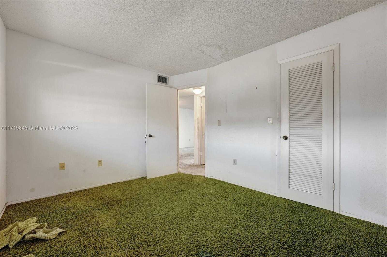 Small Image of 2931 EAST SUNRISE LAKES DR #202, Sunrise Number 17