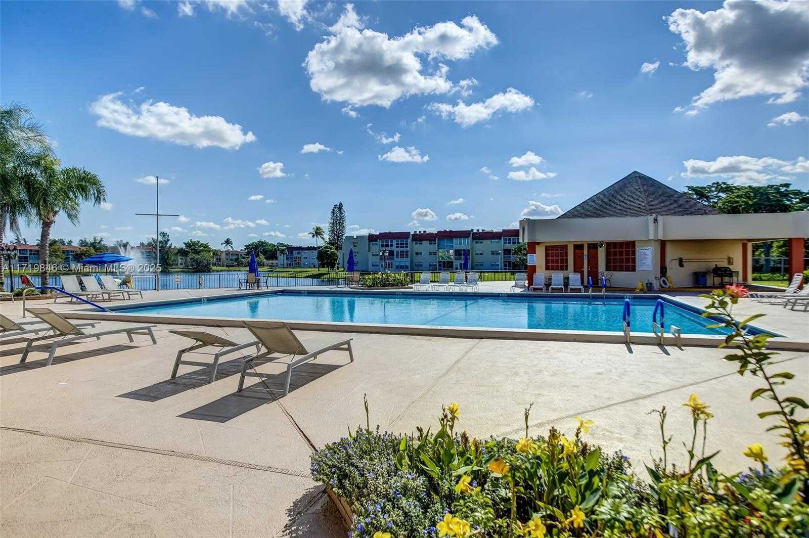 Small Image of 2931 EAST SUNRISE LAKES DR #202, Sunrise Number 22