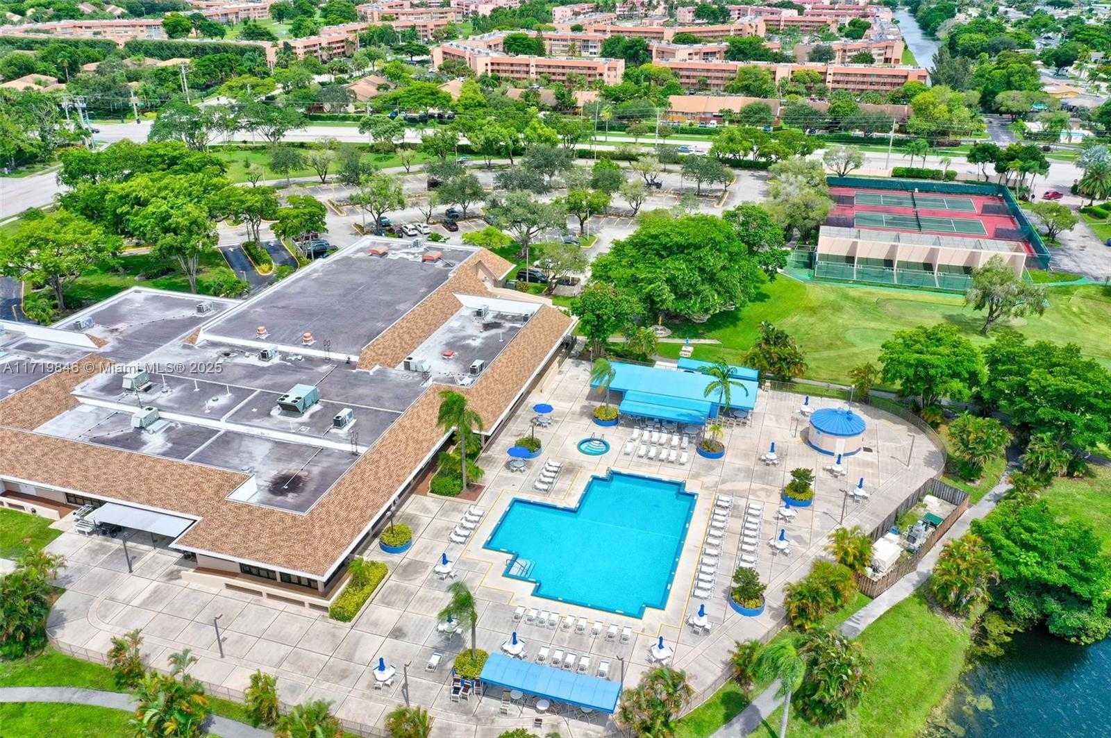 Small Image of 2931 EAST SUNRISE LAKES DR #202, Sunrise Number 34