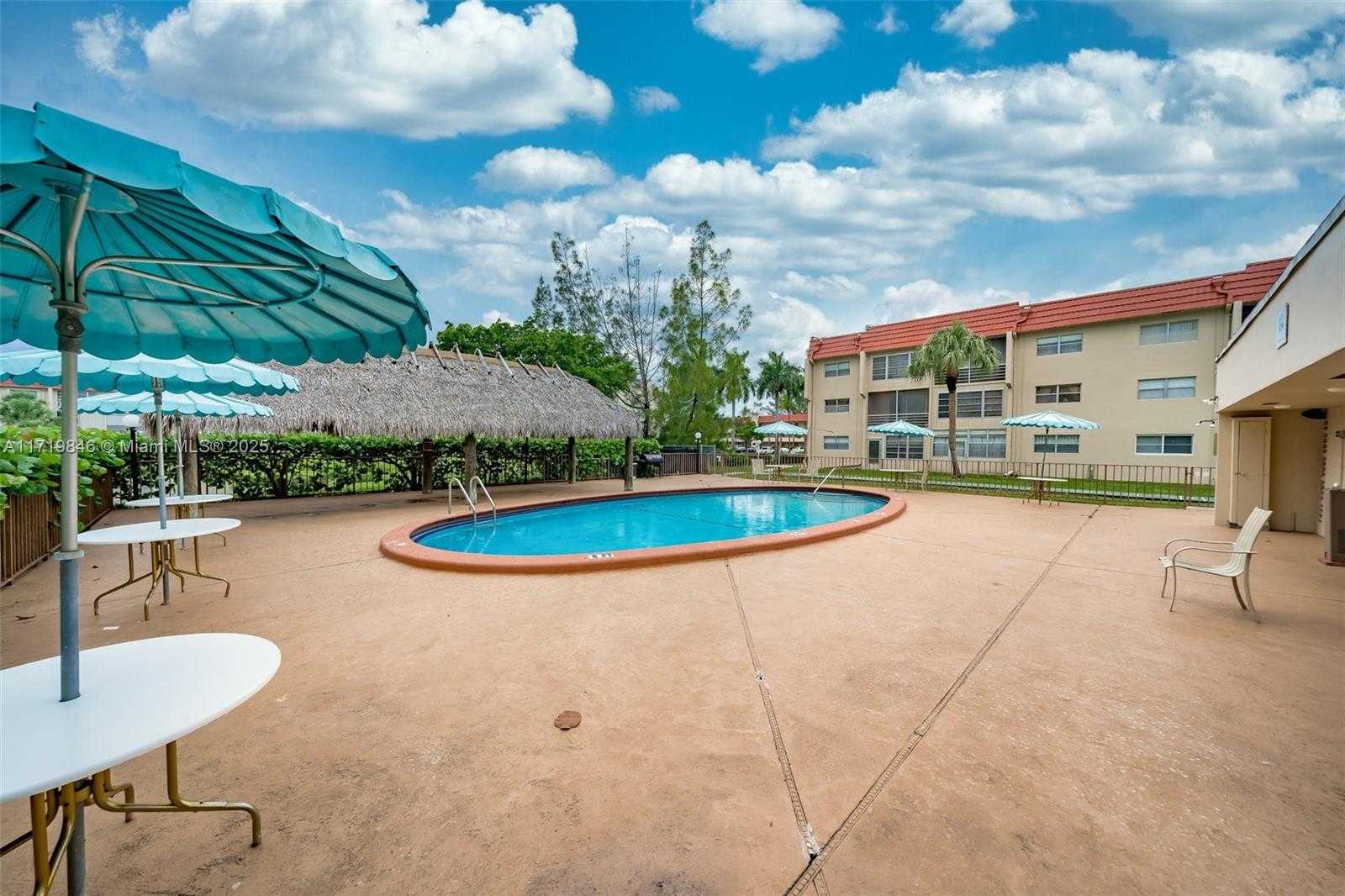 Small Image of 2931 EAST SUNRISE LAKES DR #202, Sunrise Number 39
