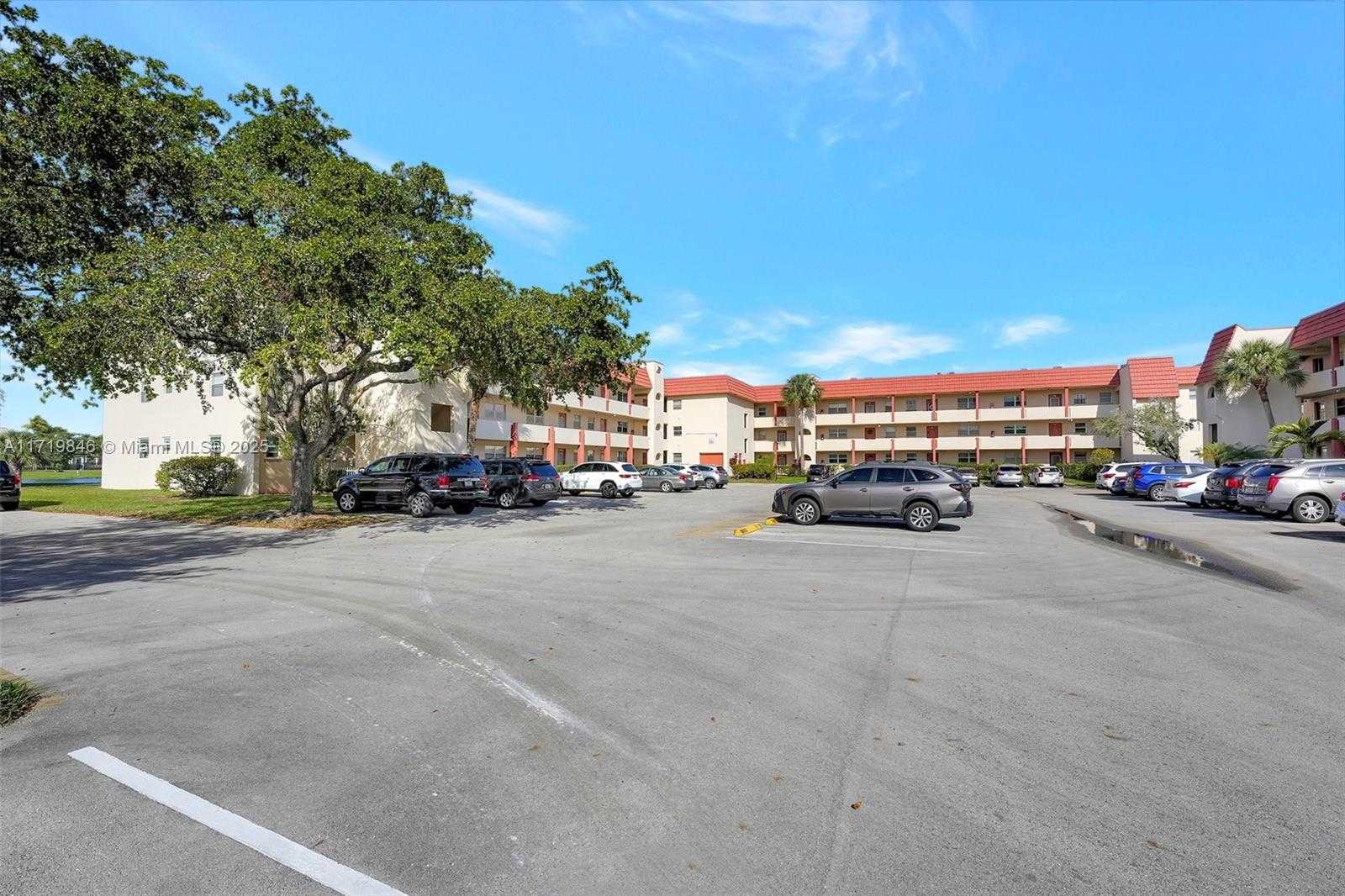 Small Image of 2931 EAST SUNRISE LAKES DR #202, Sunrise Number 41