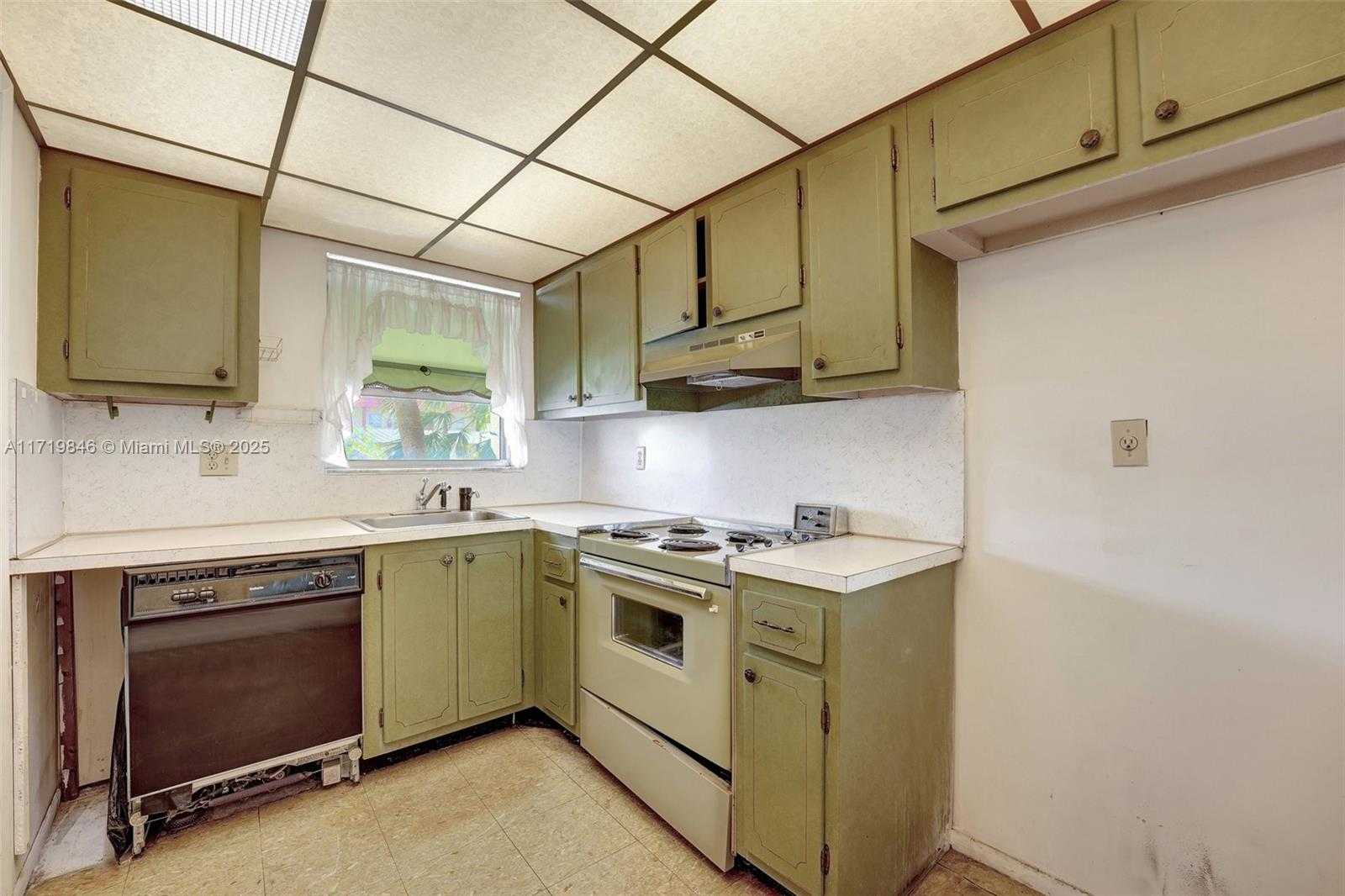 Small Image of 2931 EAST SUNRISE LAKES DR #202, Sunrise Number 5
