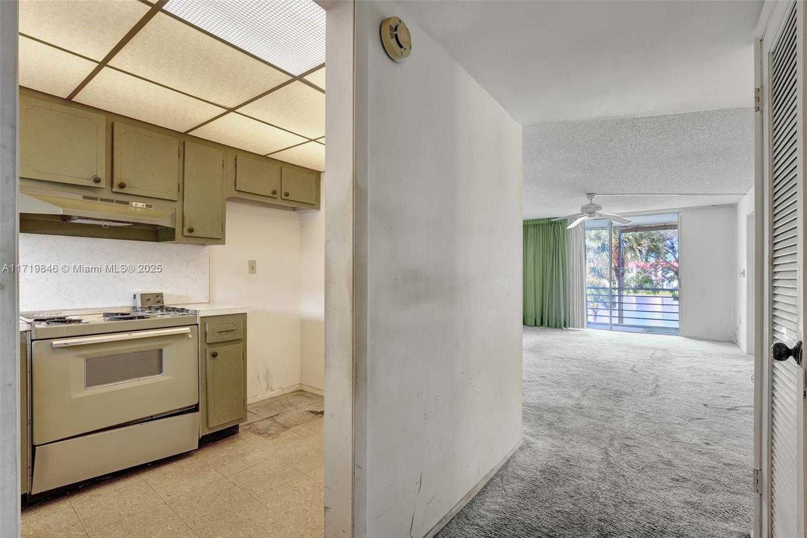 Small Image of 2931 EAST SUNRISE LAKES DR #202, Sunrise Number 7