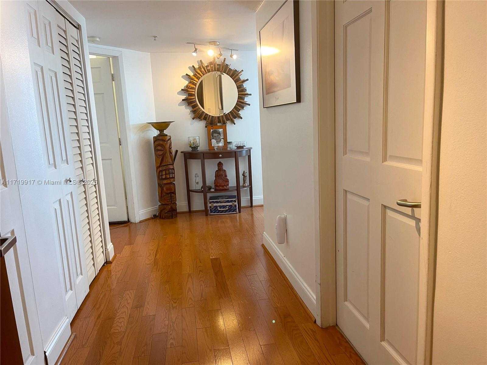 Small Image of 650 WEST AVE #1811, Miami Beach Number 10