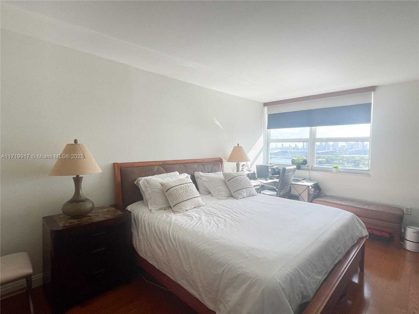 Small Image of 650 WEST AVE #1811, Miami Beach Number 37