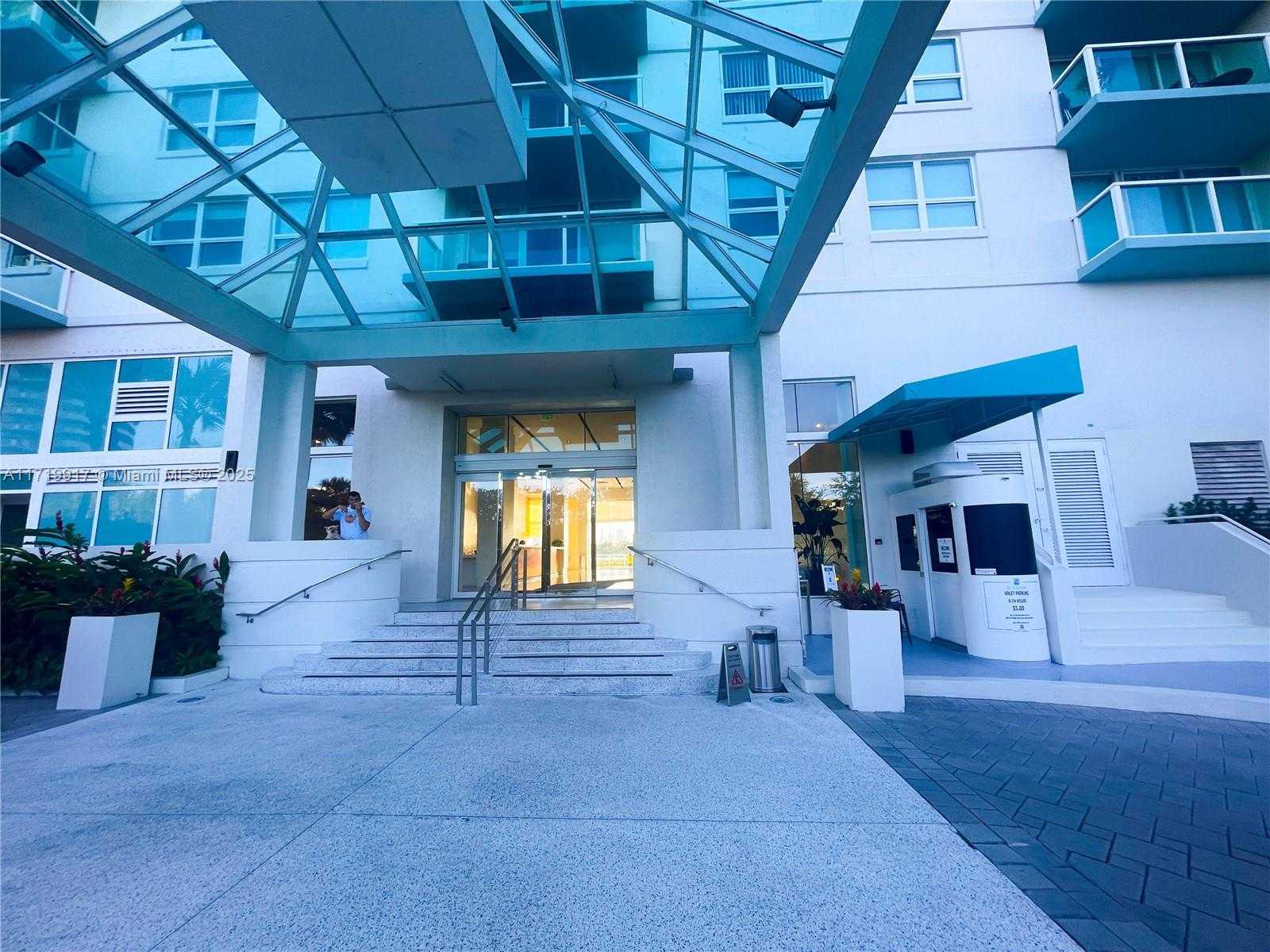 Small Image of 650 WEST AVE #1811, Miami Beach Number 4