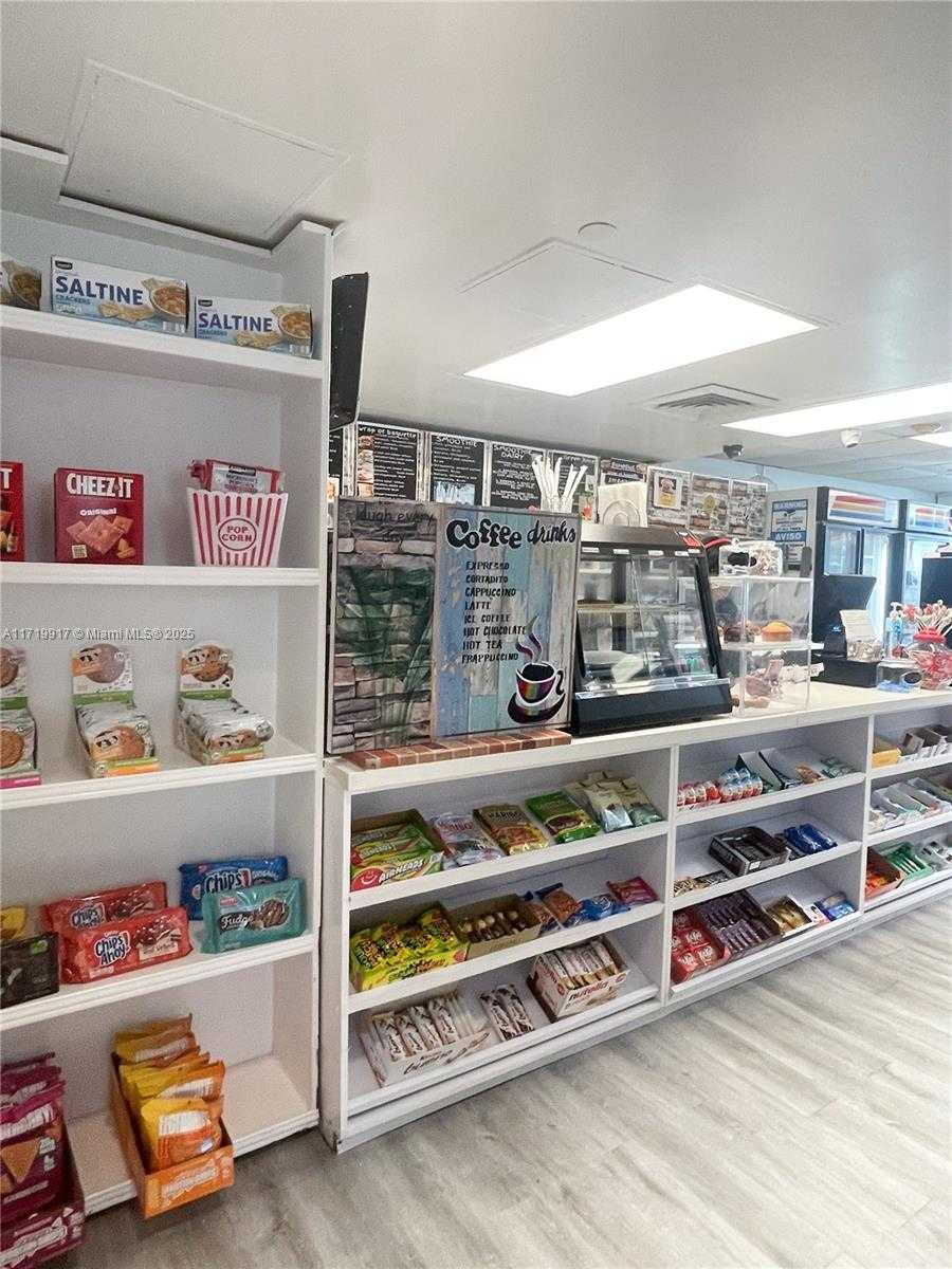 Small Image of 650 WEST AVE #1811, Miami Beach Number 59