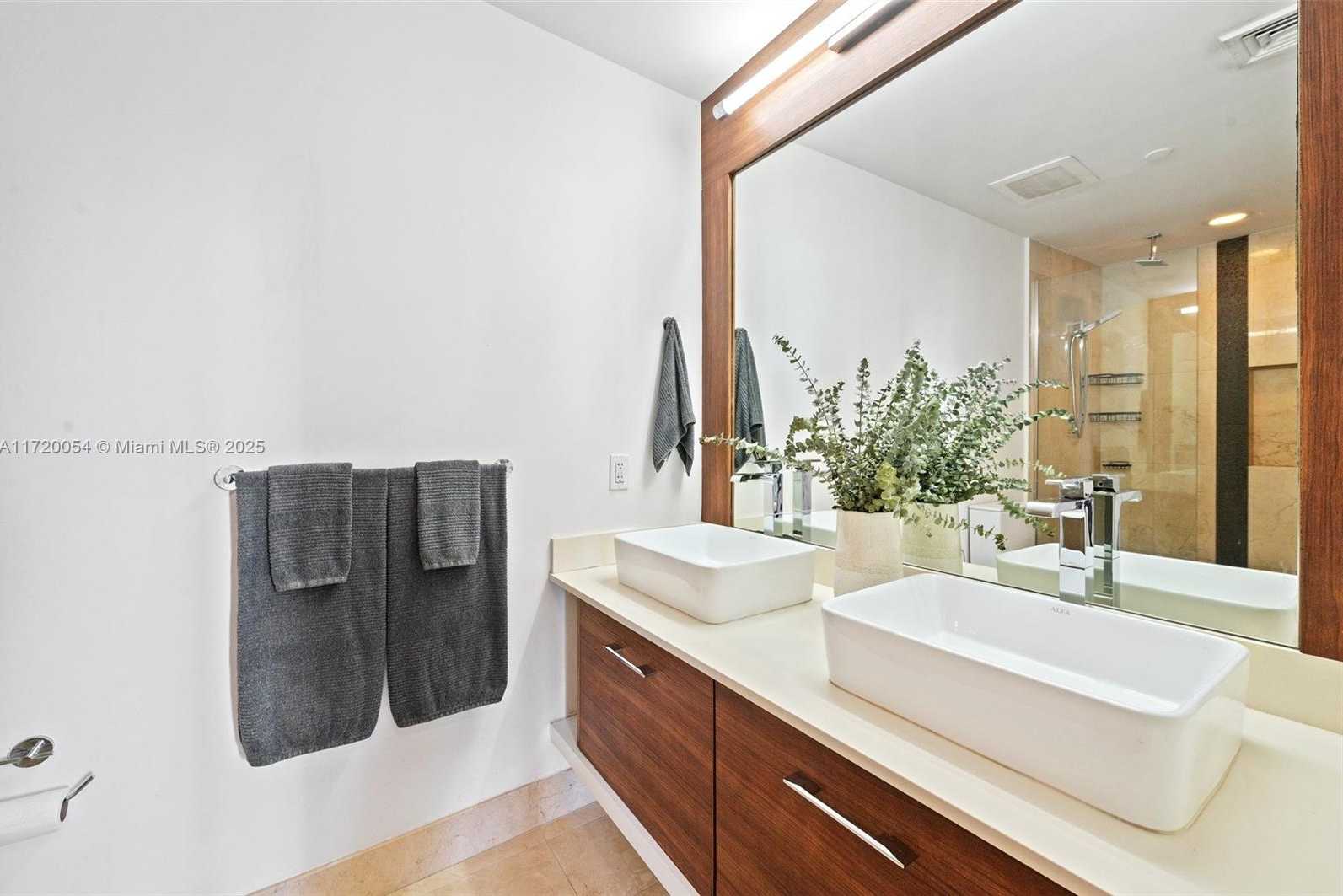 Small Image of 601 NORTH EAST 27TH ST #1402, Miami Number 24