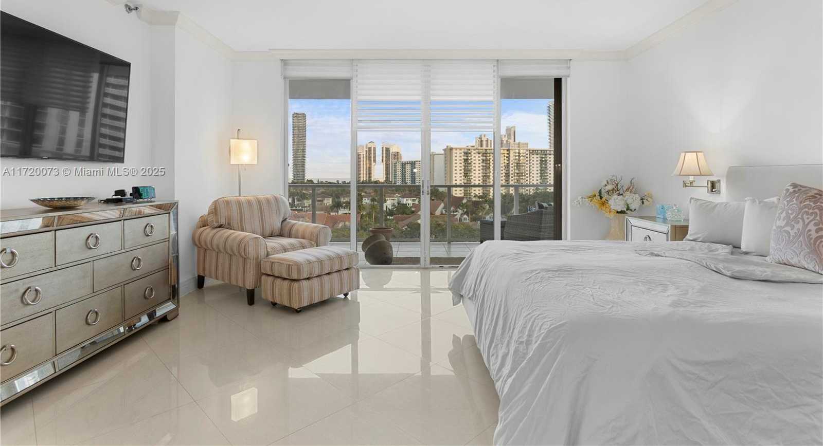 Small Image of 19500 TURNBERRY WAY #7A, Aventura Number 20
