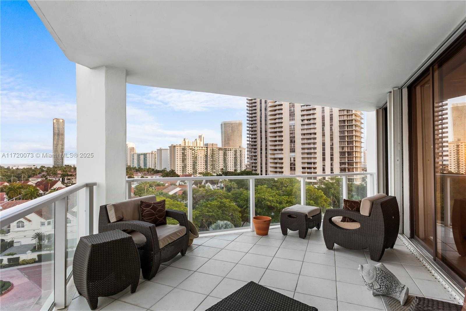 Small Image of 19500 TURNBERRY WAY #7A, Aventura Number 22