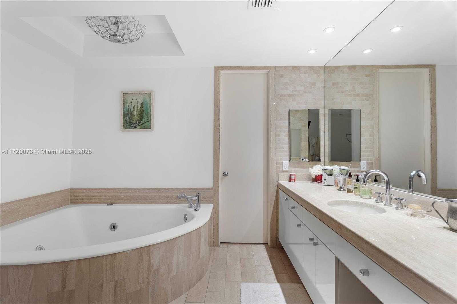Small Image of 19500 TURNBERRY WAY #7A, Aventura Number 25