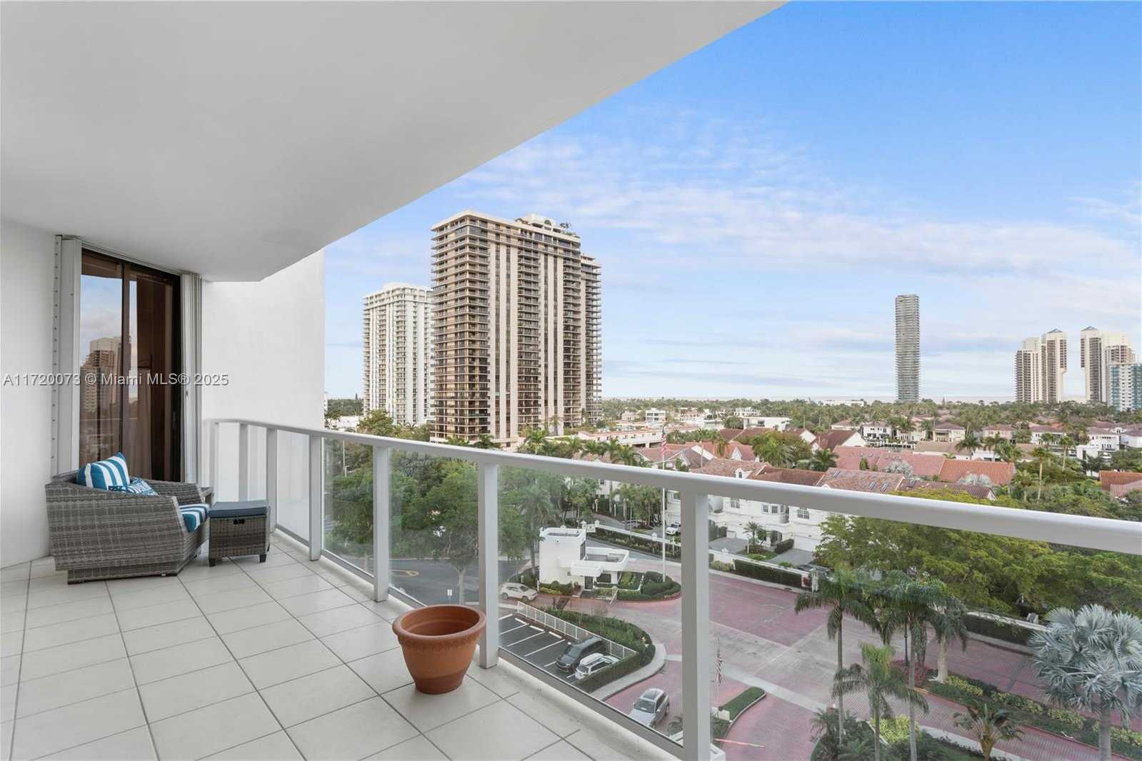 Small Image of 19500 TURNBERRY WAY #7A, Aventura Number 29