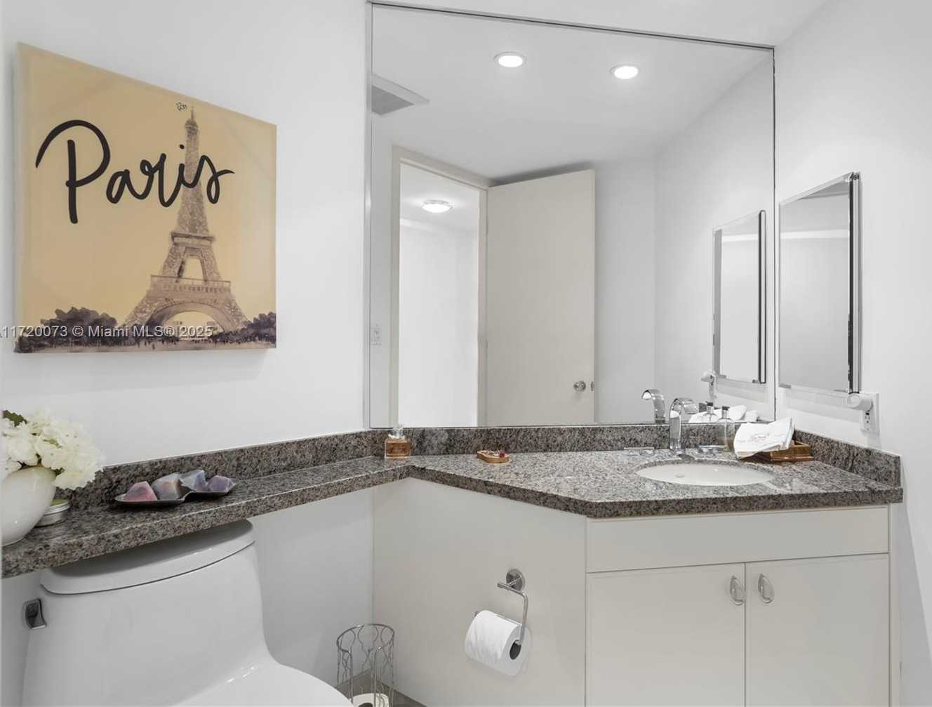 Small Image of 19500 TURNBERRY WAY #7A, Aventura Number 31