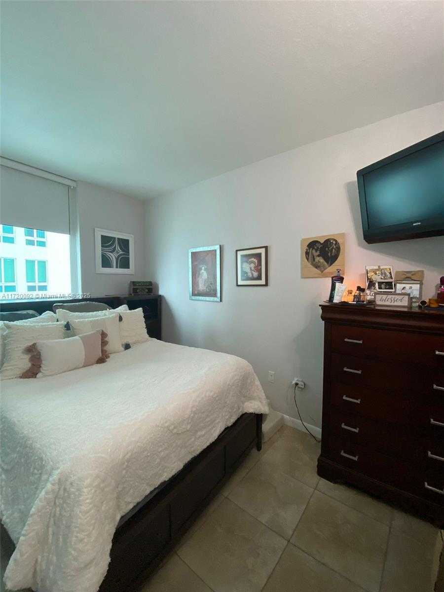 Small Image of 1900 NORTH BAYSHORE DR #3617, Miami Number 11