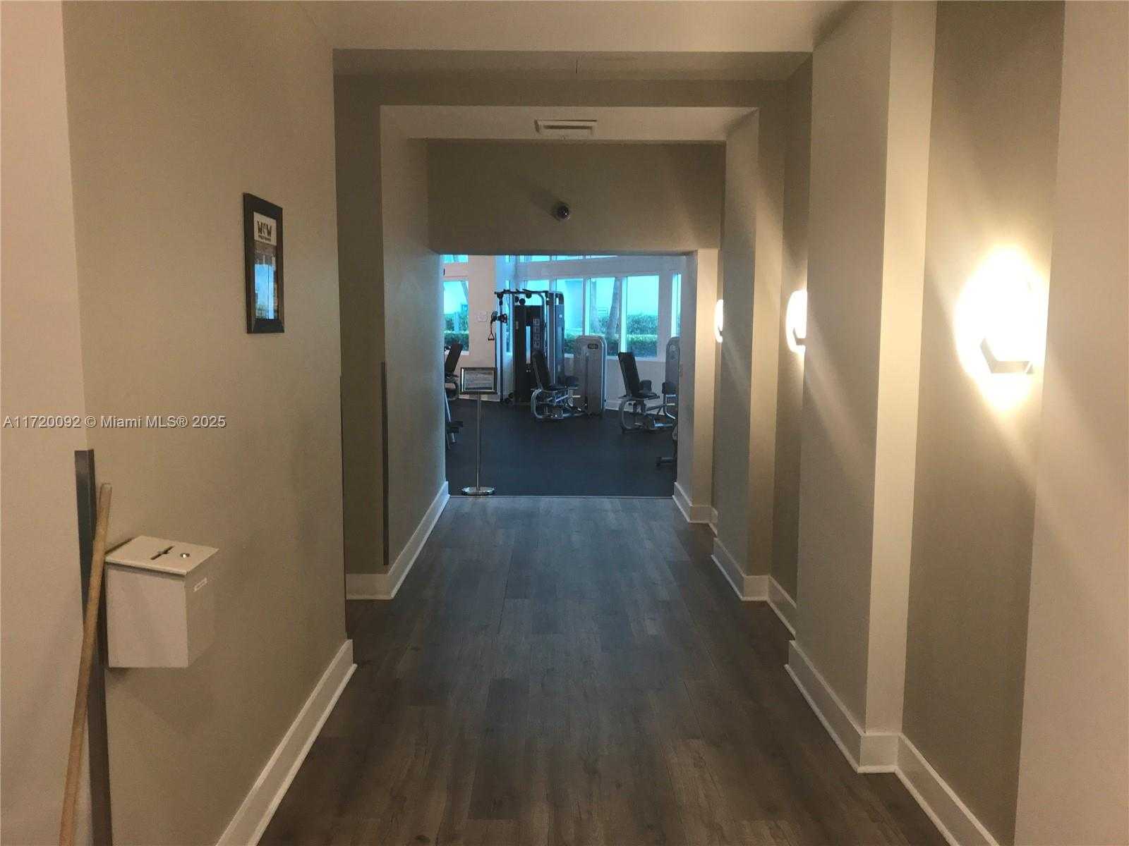 Small Image of 1900 NORTH BAYSHORE DR #3617, Miami Number 24