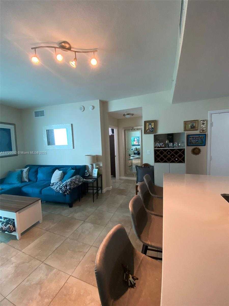 Small Image of 1900 NORTH BAYSHORE DR #3617, Miami Number 5