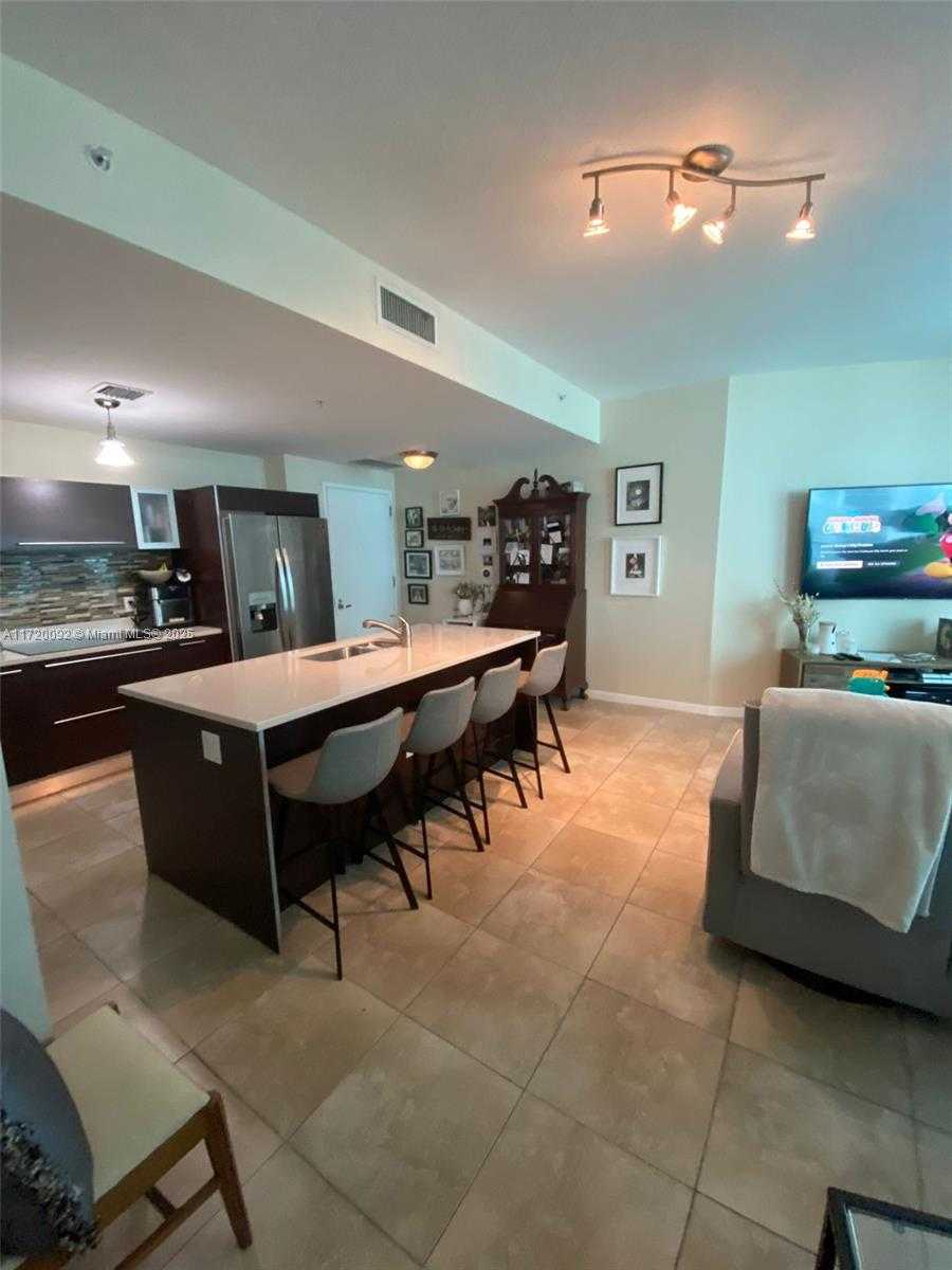 Small Image of 1900 NORTH BAYSHORE DR #3617, Miami Number 6