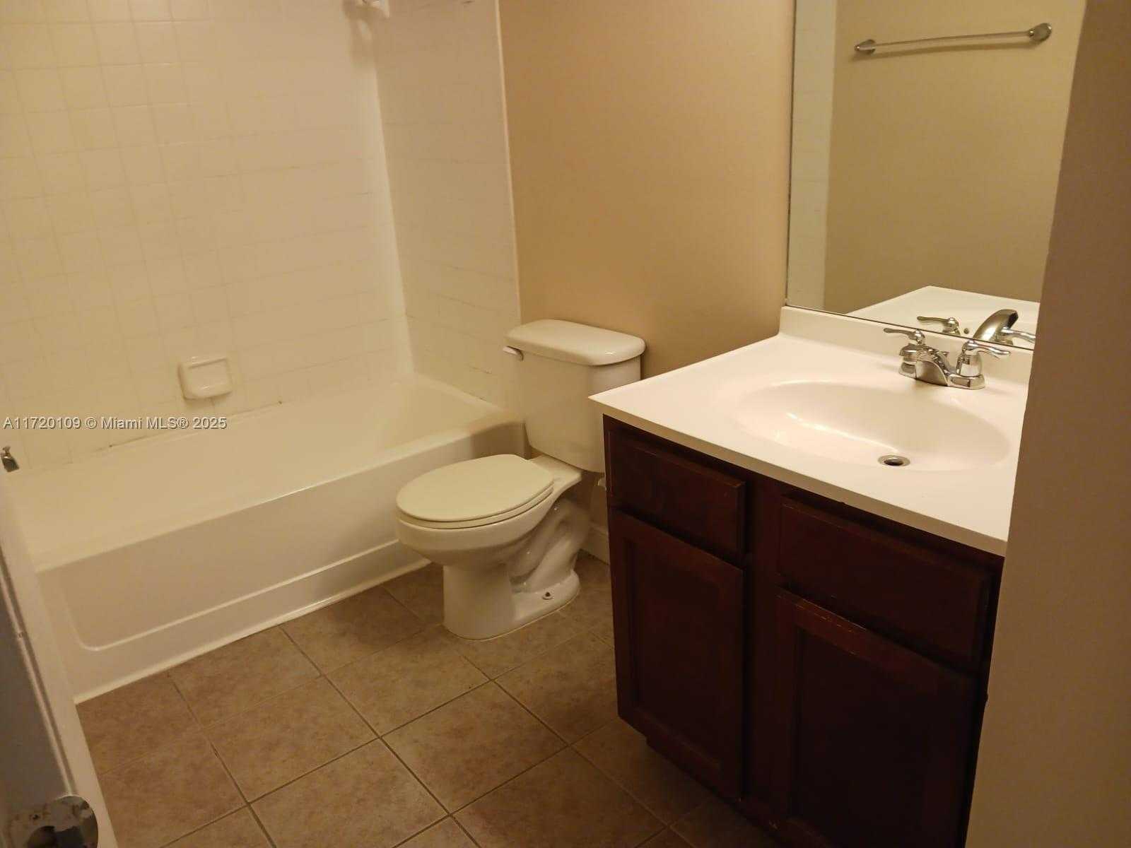 Small Image of 7630 WESTWOOD DR #305, Tamarac Number 5