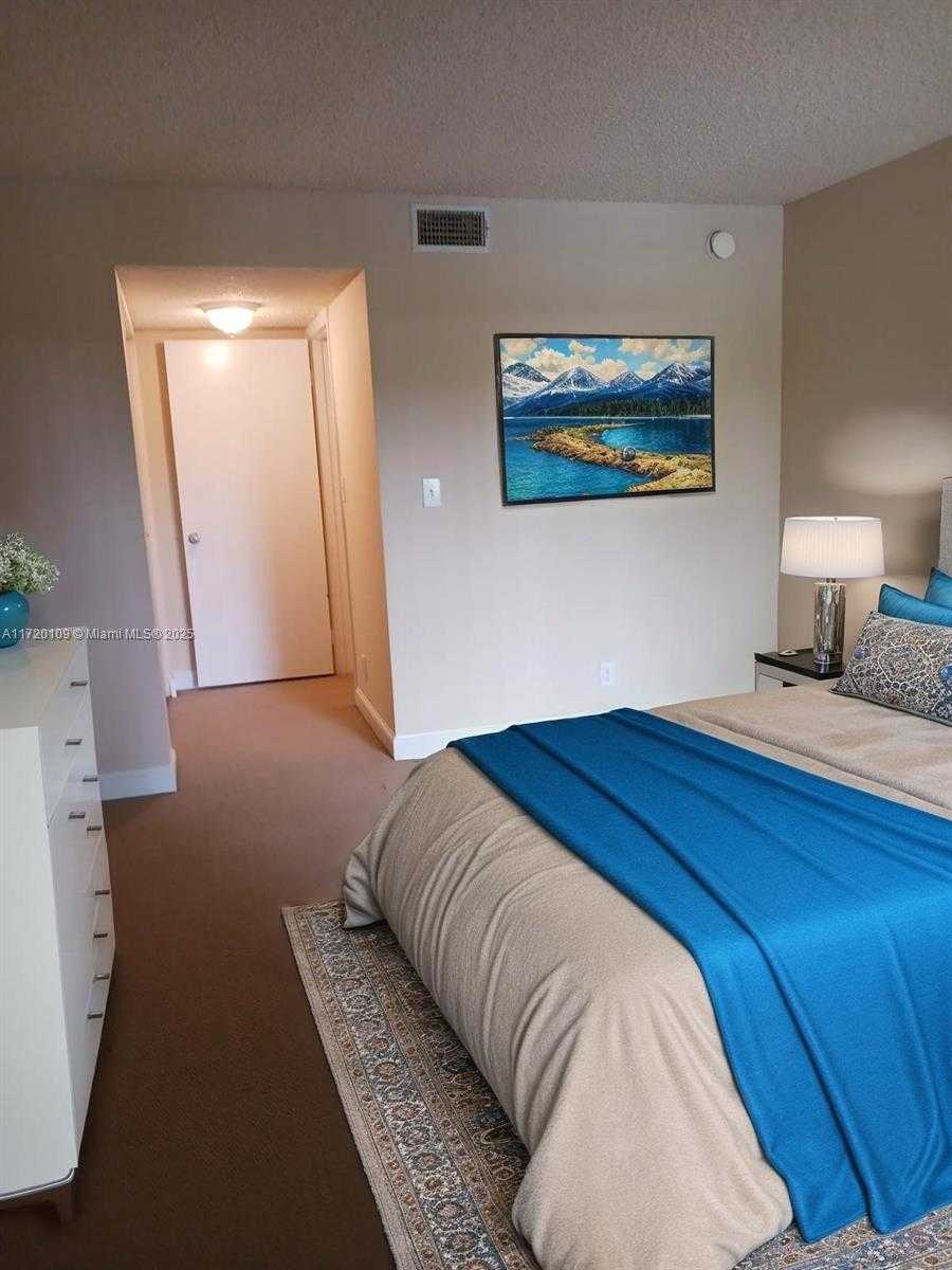 Small Image of 7630 WESTWOOD DR #305, Tamarac Number 6