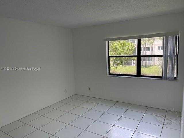 Small Image of 301 RACQUET CLUB RD #201, Weston Number 11