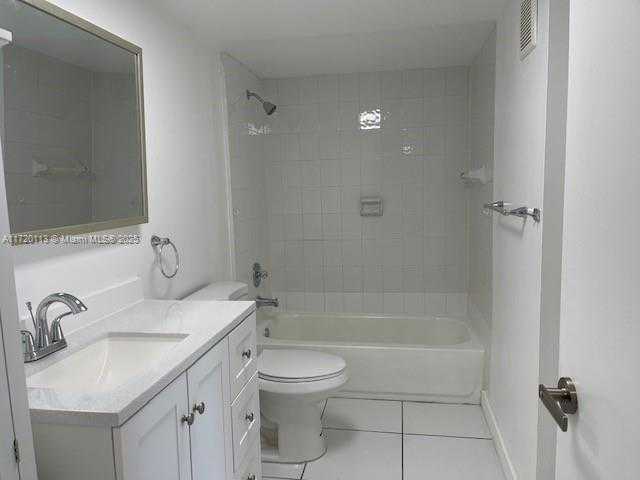 Small Image of 301 RACQUET CLUB RD #201, Weston Number 12