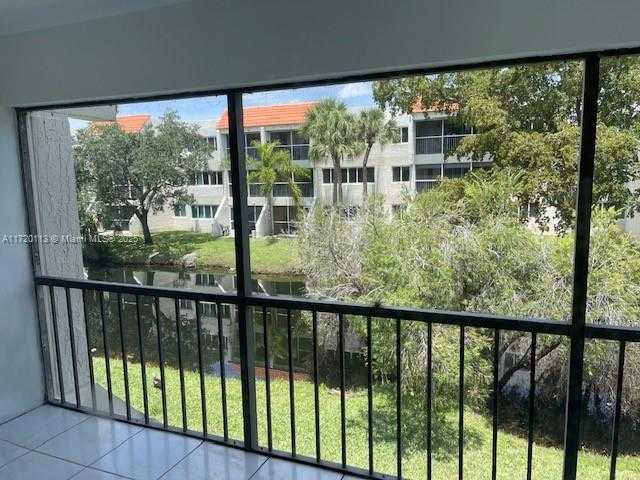 Small Image of 301 RACQUET CLUB RD #201, Weston Number 3