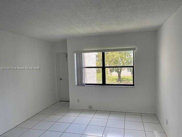 Small Image of 301 RACQUET CLUB RD #201, Weston Number 7