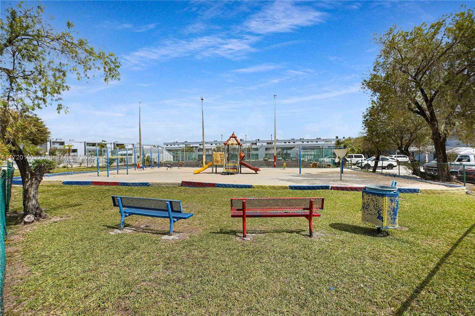 Small Image of 9365 FONTAINEBLEAU BLVD #E207, Miami Number 10