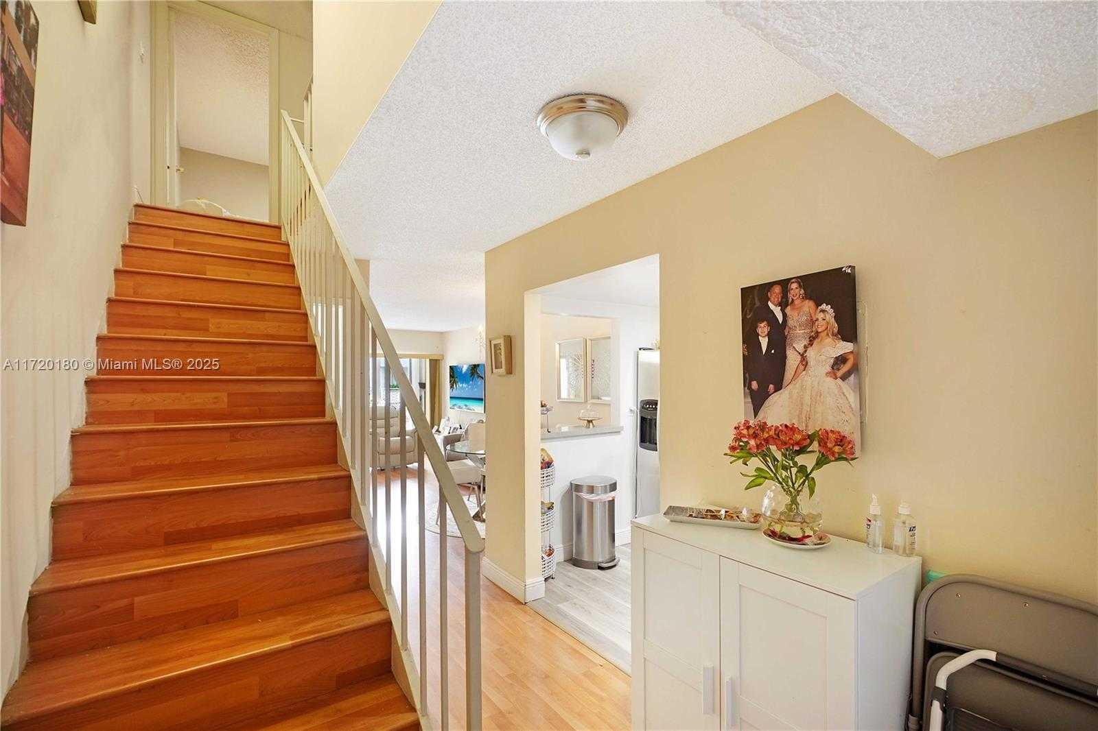Small Image of 9365 FONTAINEBLEAU BLVD #E207, Miami Number 14