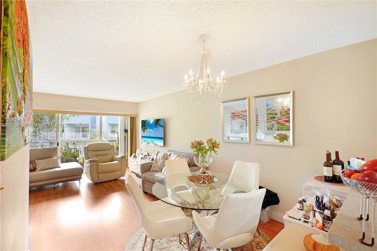 Small Image of 9365 FONTAINEBLEAU BLVD #E207, Miami Number 16