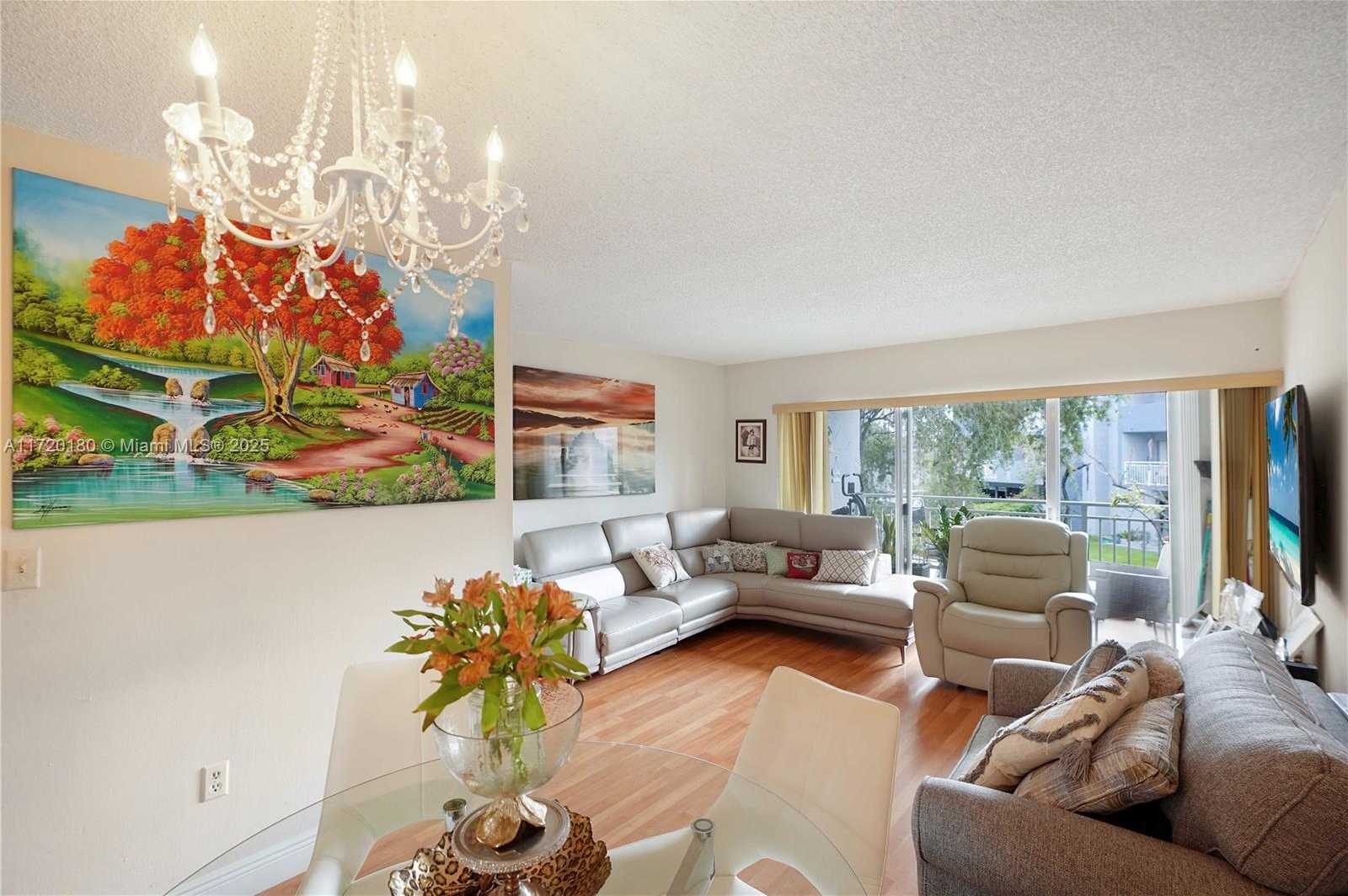 Small Image of 9365 FONTAINEBLEAU BLVD #E207, Miami Number 18