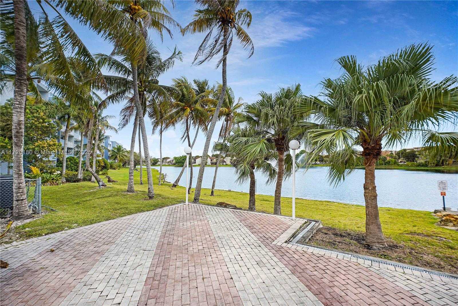 Small Image of 9365 FONTAINEBLEAU BLVD #E207, Miami Number 2