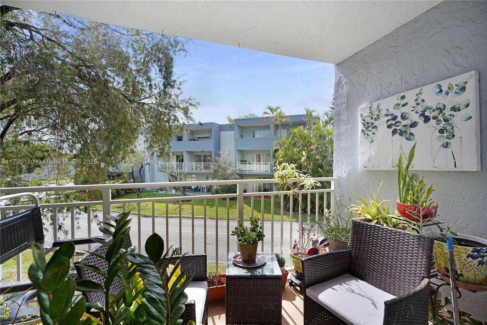 Small Image of 9365 FONTAINEBLEAU BLVD #E207, Miami Number 28