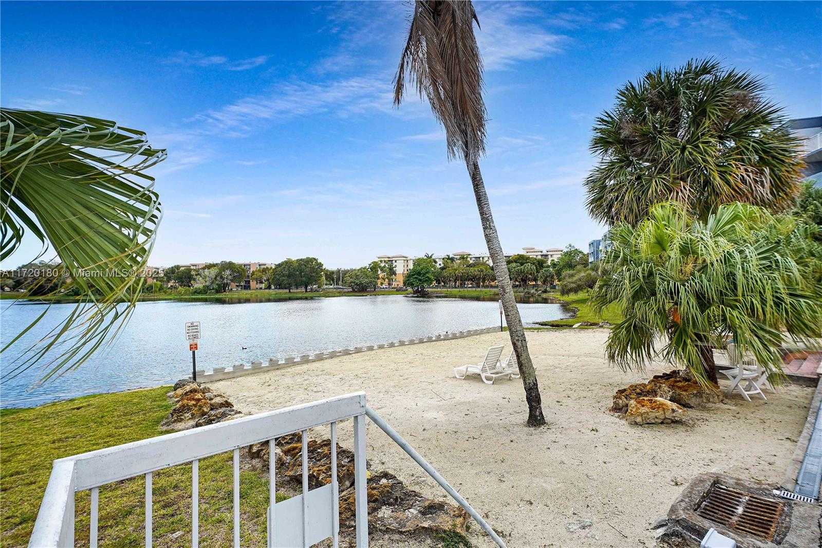 Small Image of 9365 FONTAINEBLEAU BLVD #E207, Miami Number 3