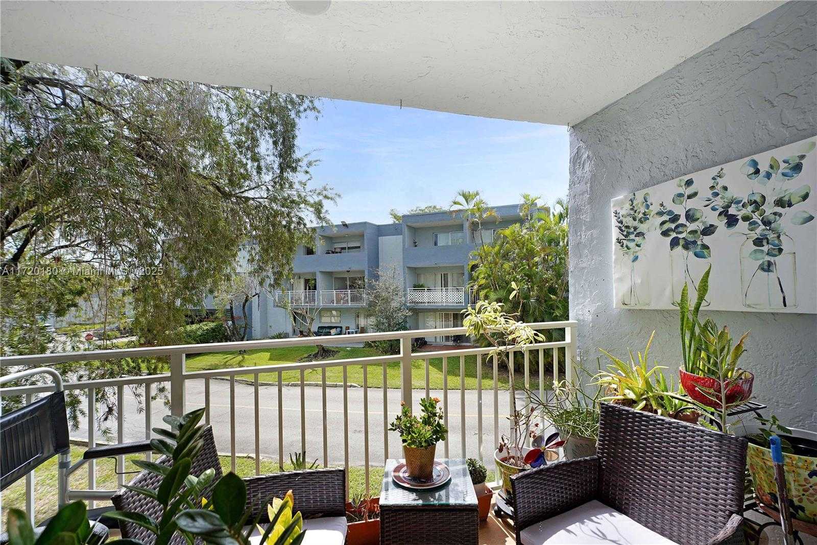 Small Image of 9365 FONTAINEBLEAU BLVD #E207, Miami Number 30