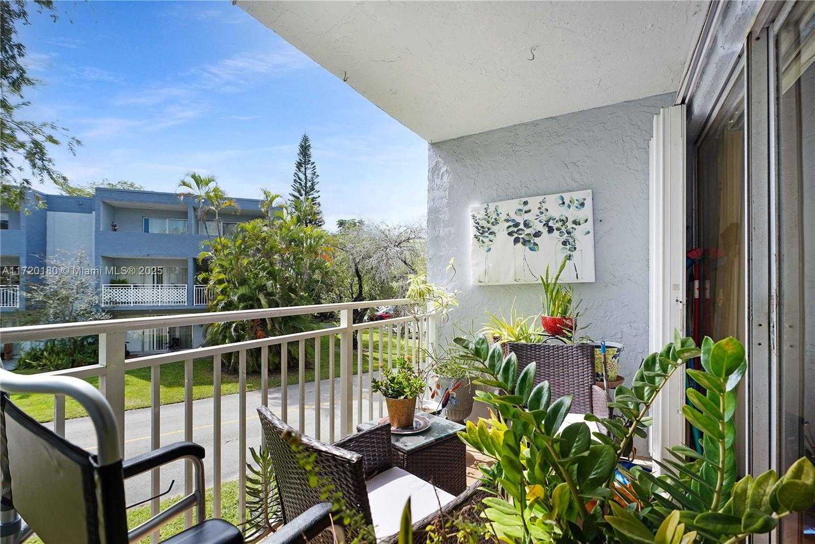 Small Image of 9365 FONTAINEBLEAU BLVD #E207, Miami Number 32