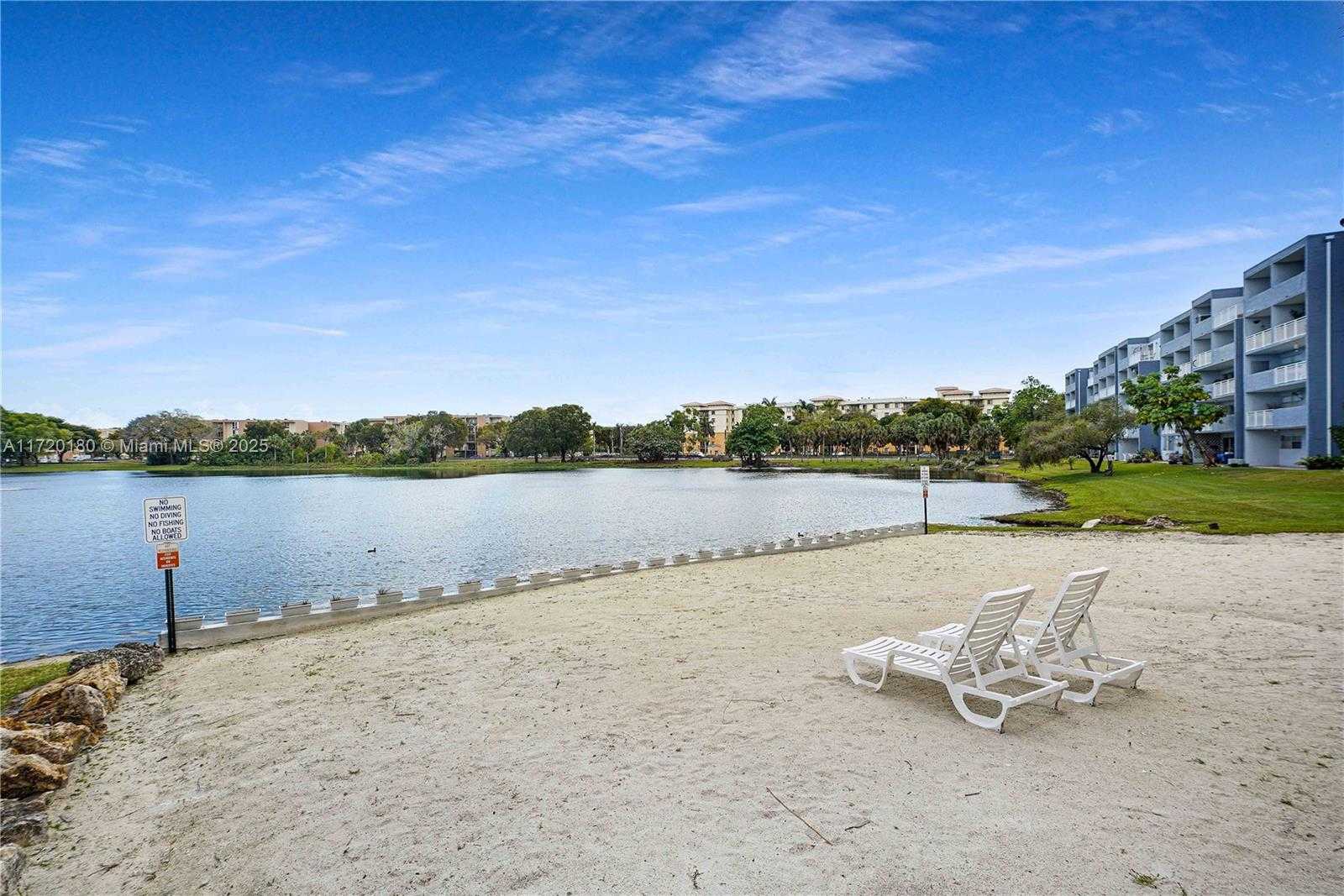 Small Image of 9365 FONTAINEBLEAU BLVD #E207, Miami Number 4