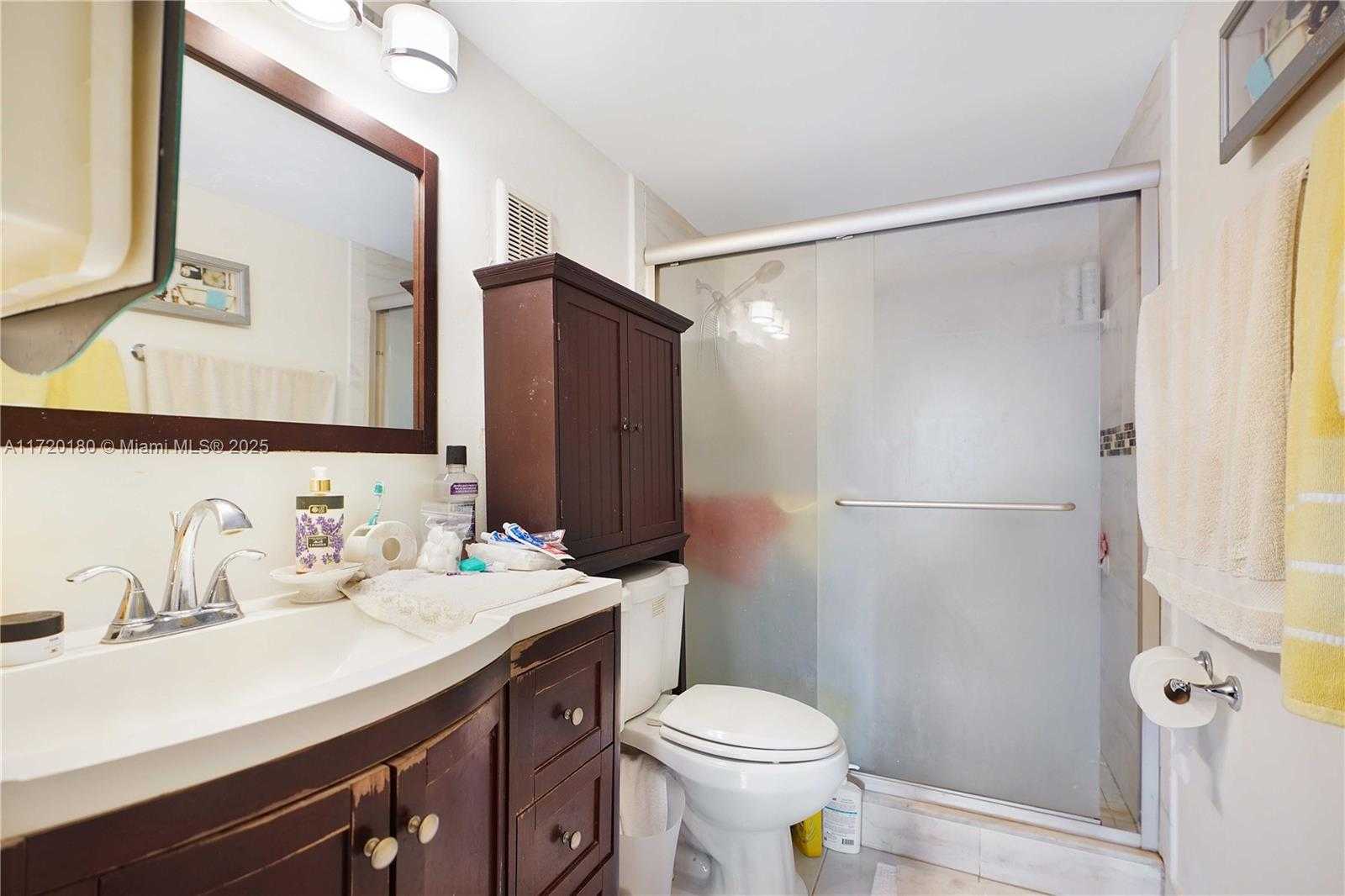 Small Image of 9365 FONTAINEBLEAU BLVD #E207, Miami Number 40