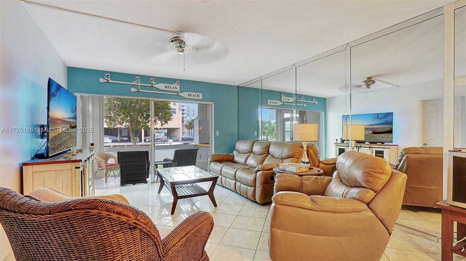 Small Image of 450 PARADISE ISLE BLVD #101, Hallandale Beach Number 10