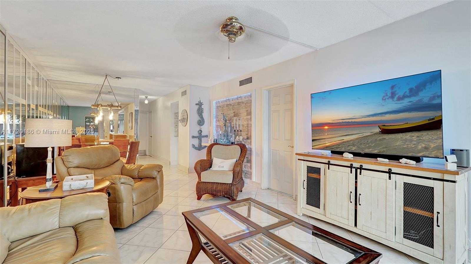 Small Image of 450 PARADISE ISLE BLVD #101, Hallandale Beach Number 11